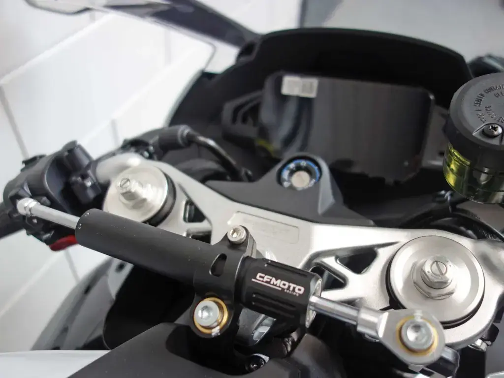 Nieuwe CFMOTO 675 SR-R supersport met 675cc motor uit 2026 bij NIWA Motoren