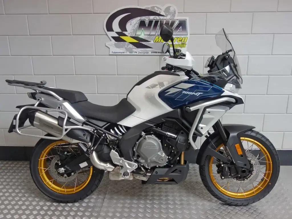 Nieuwe CFMOTO 700 MT tour met cc motor uit 2026 bij NIWA Motoren