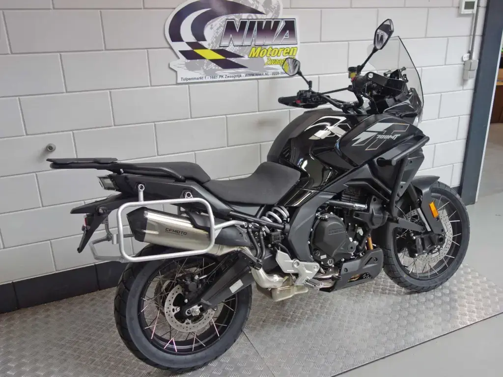 Nieuwe CFMOTO 700 MT tour met cc motor uit 2026 bij NIWA Motoren
