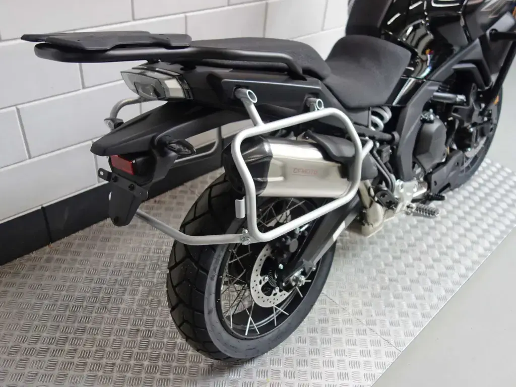 Nieuwe CFMOTO 700 MT tour met cc motor uit 2026 bij NIWA Motoren