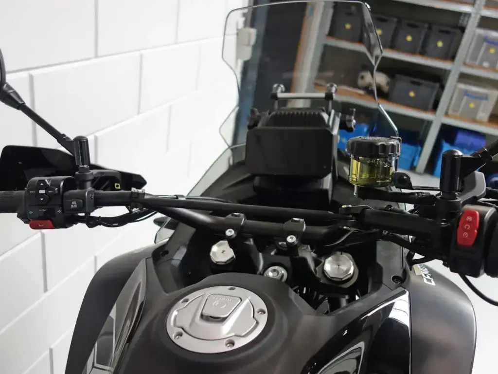 Nieuwe CFMOTO 700 MT tour met cc motor uit 2026 bij NIWA Motoren
