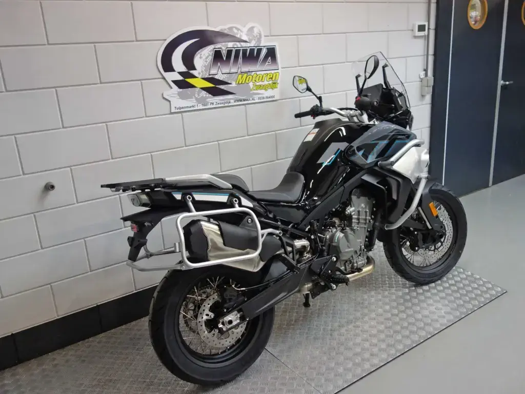 Nieuwe CFMOTO 800 MT tour met 799cc motor uit 2026 bij NIWA Motoren