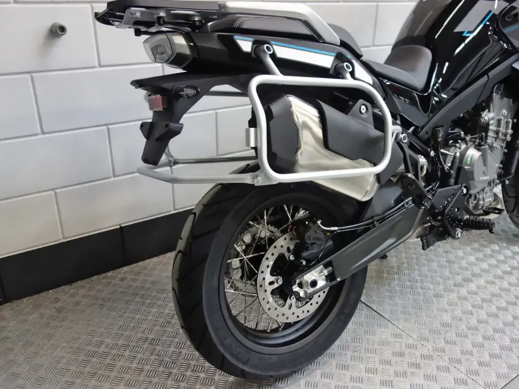 Nieuwe CFMOTO 800 MT tour met 799cc motor uit 2026 bij NIWA Motoren