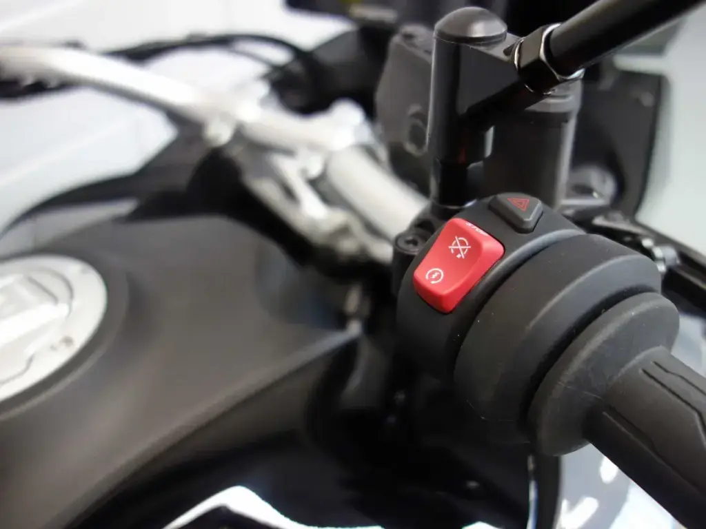 Nieuwe CFMOTO 800 MT tour met 799cc motor uit 2026 bij NIWA Motoren