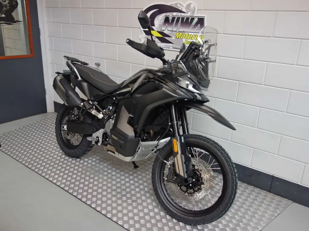 Nieuwe CFMOTO 800 MT tour met 799cc motor uit 2026 bij NIWA Motoren