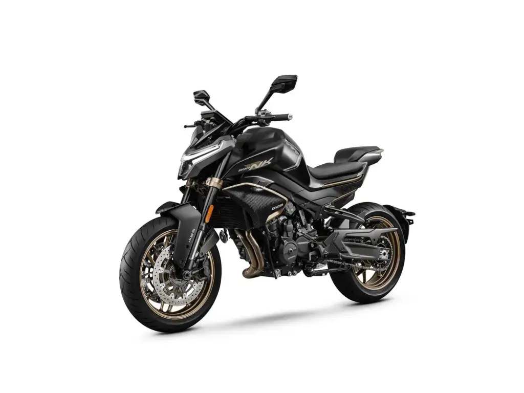 Nieuwe CFMOTO 800 NK naked bike met 799cc motor uit 2026 bij NIWA Motoren