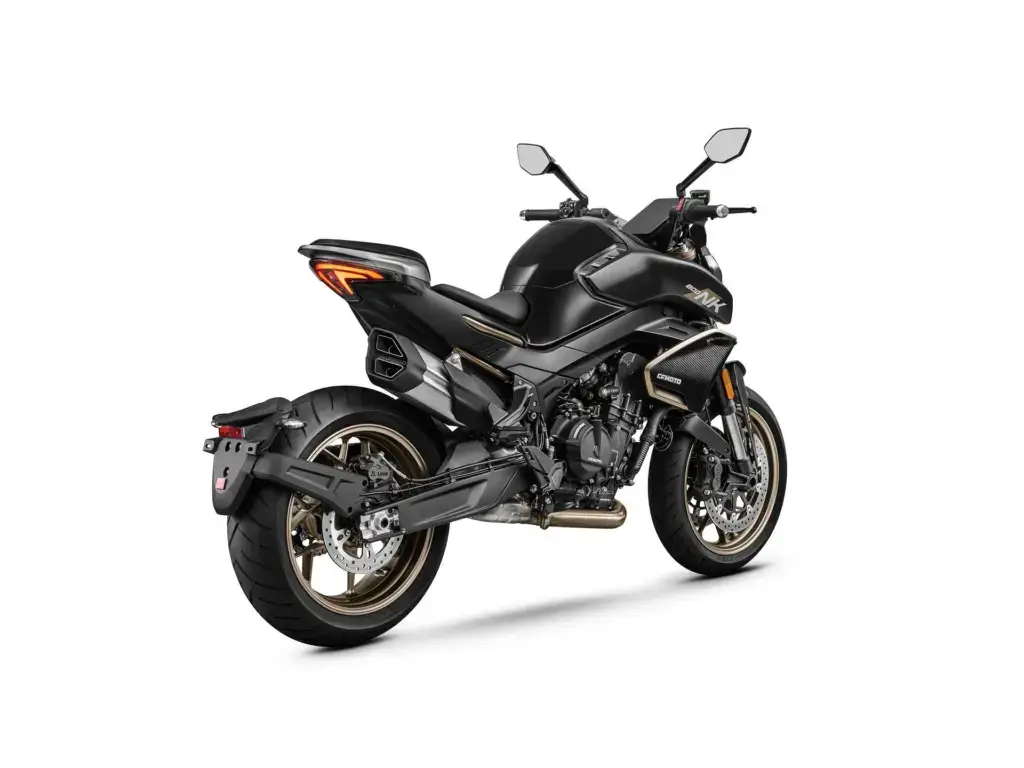Nieuwe CFMOTO 800 NK naked bike met 799cc motor uit 2026 bij NIWA Motoren