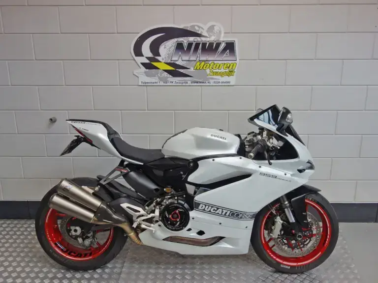 Gebruikte Ducati Super Sport supersport met 955cc motor uit 2015 bij NIWA Motoren