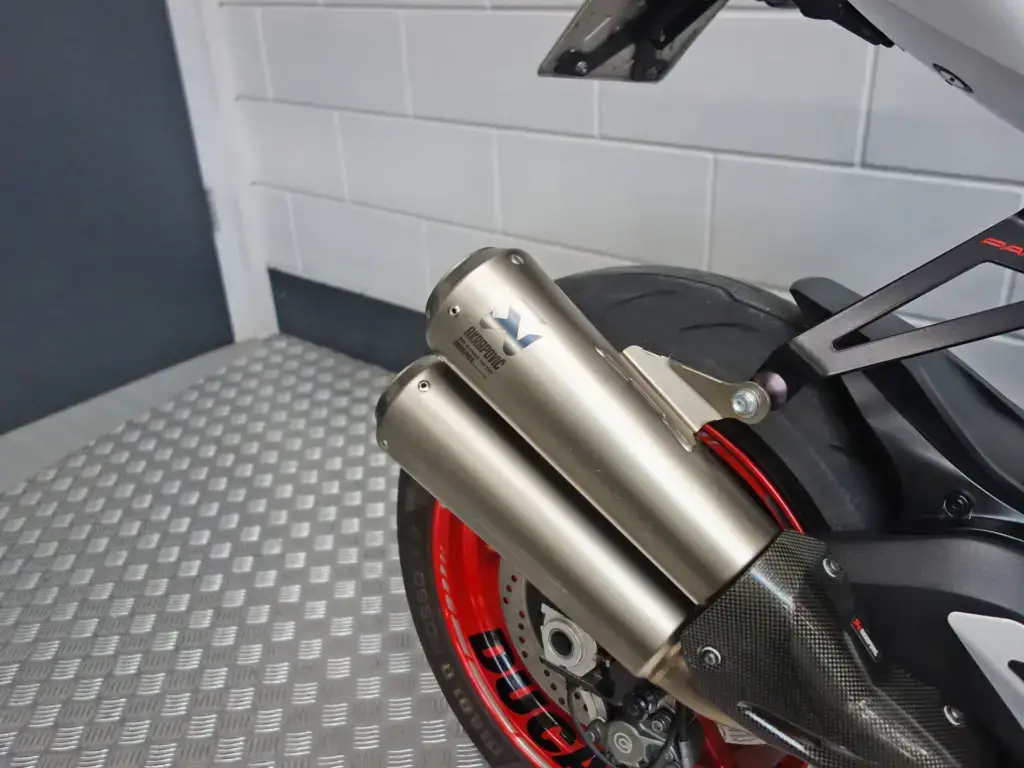 Gebruikte Ducati Super Sport supersport met 955cc motor uit 2015 bij NIWA Motoren