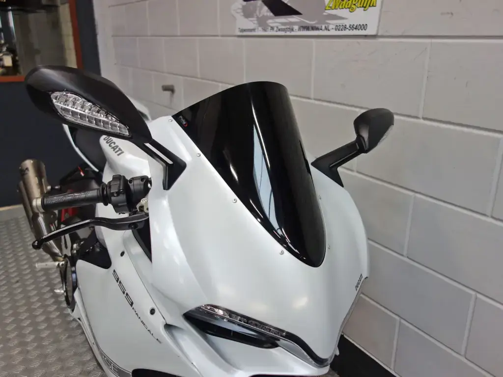 Gebruikte Ducati Super Sport supersport met 955cc motor uit 2015 bij NIWA Motoren