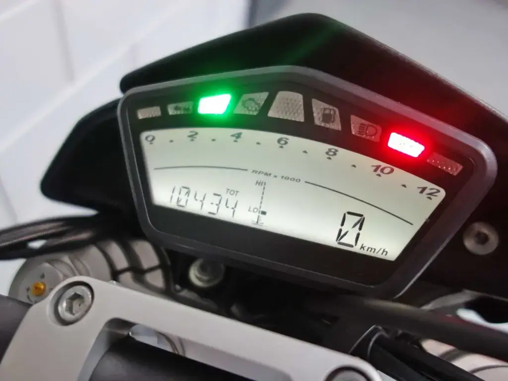 Gebruikte Ducati Hypermotard supermotard met 1079cc motor uit 2012 bij NIWA Motoren