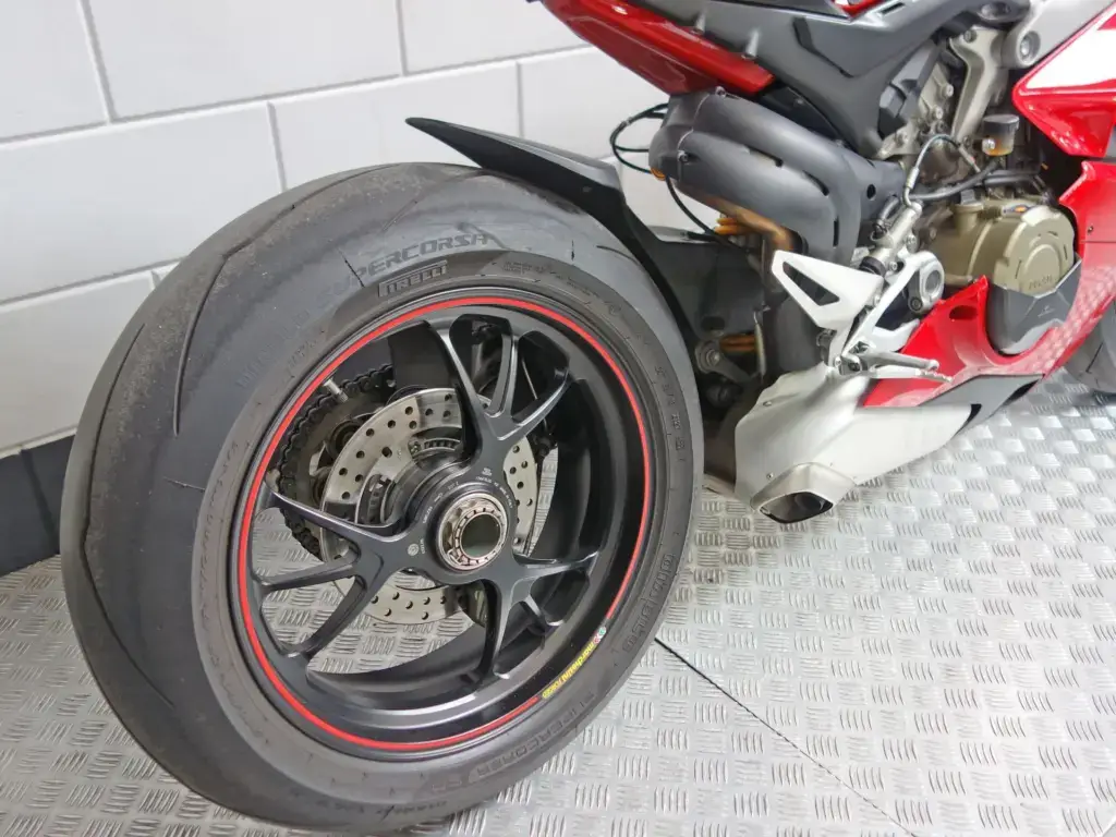 Gebruikte Ducati Panigale V4 supersport met 1103cc motor uit 2017 bij NIWA Motoren