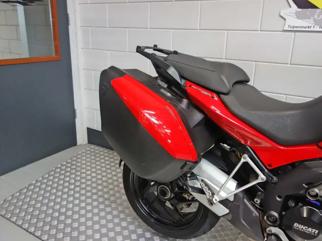 Gebruikte Ducati Multistrada all-road met 1198cc motor uit 2014 bij NIWA Motoren