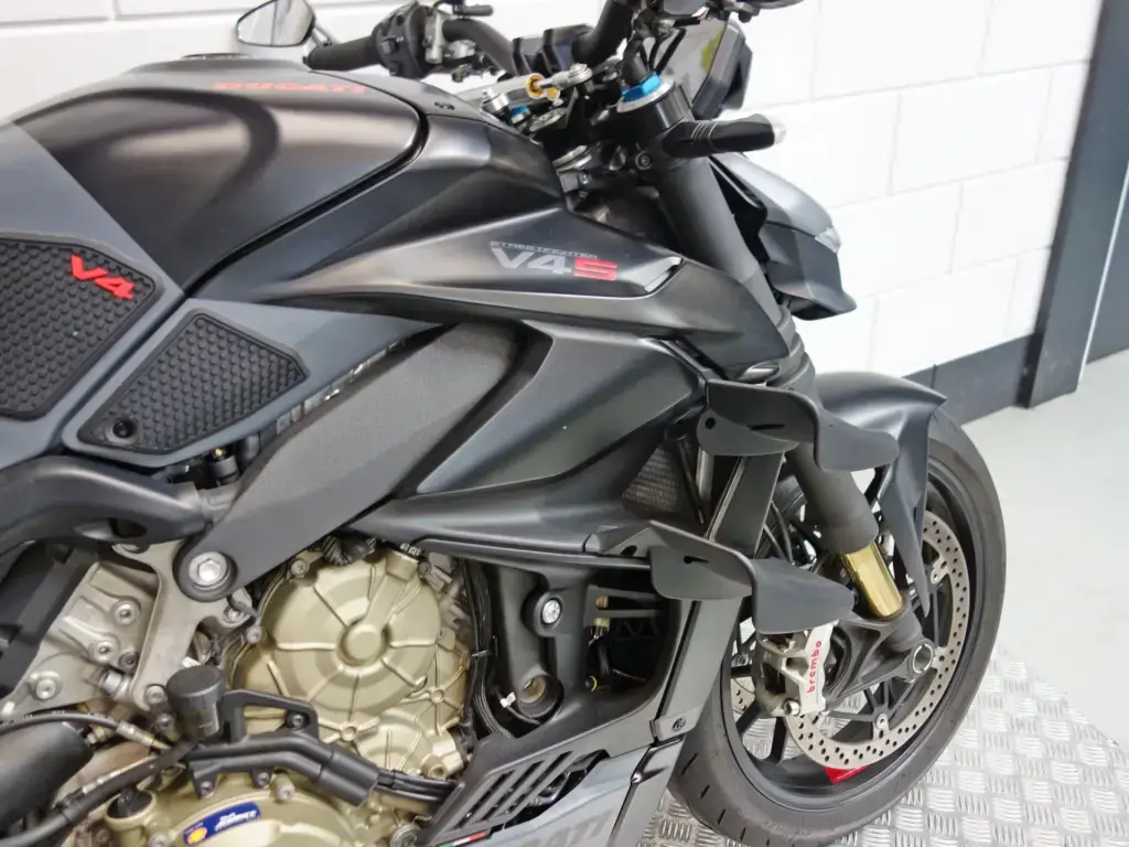 Gebruikte Ducati Streetfighter naked bike met 1103cc motor uit 2024 bij NIWA Motoren