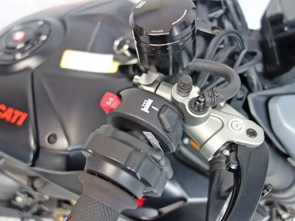 Gebruikte Ducati Streetfighter naked bike met 1103cc motor uit 2024 bij NIWA Motoren