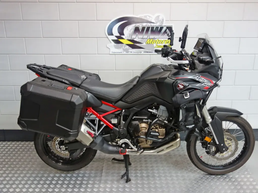 Gebruikte Honda CRF 1100 tour met 1084cc motor uit 2020 bij NIWA Motoren
