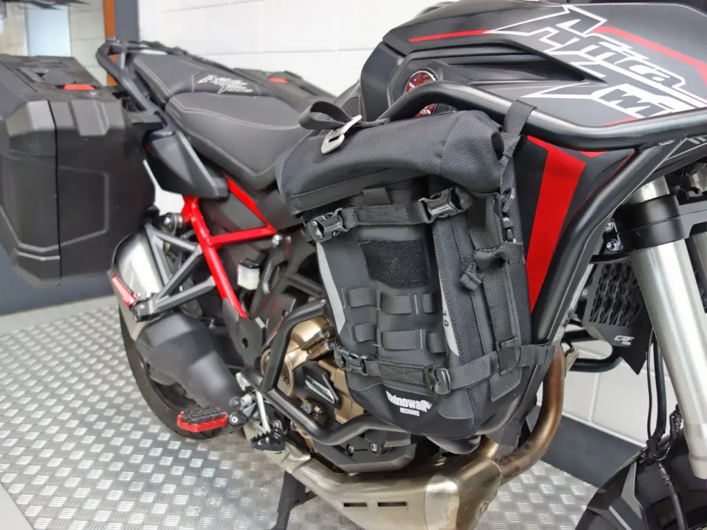 Gebruikte Honda CRF 1100 tour met 1084cc motor uit 2020 bij NIWA Motoren