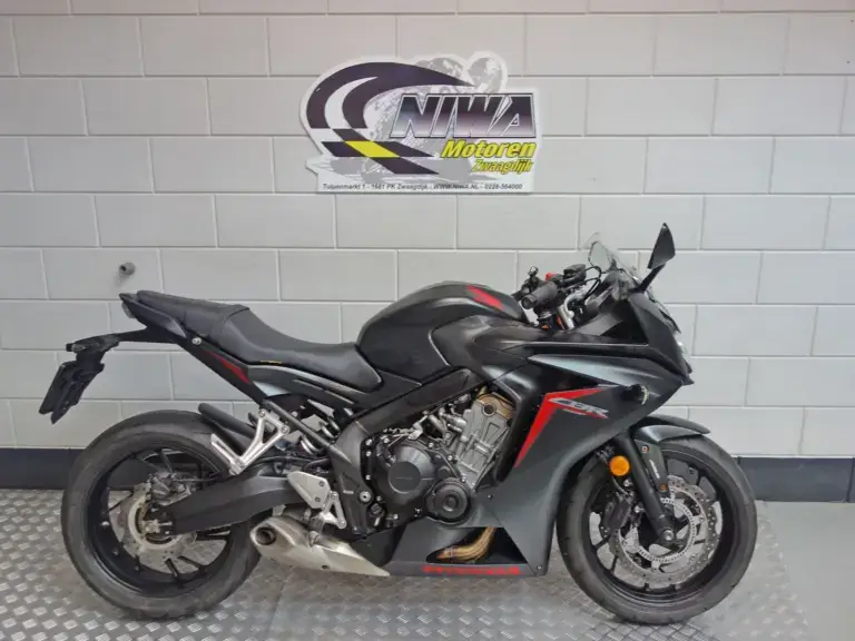 Gebruikte Honda CBR 650 naked bike met 649cc motor uit 2019 bij NIWA Motoren