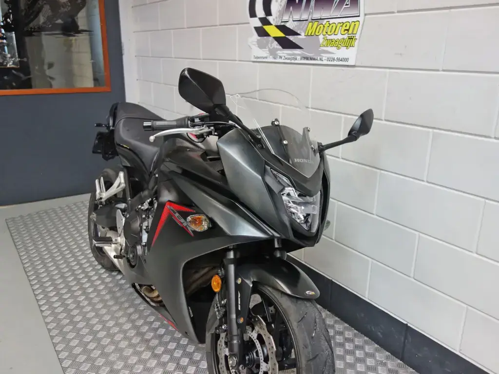 Gebruikte Honda CBR 650 naked bike met 649cc motor uit 2019 bij NIWA Motoren
