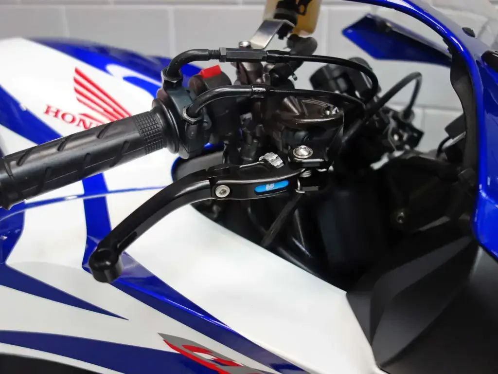 Gebruikte Honda CBR 600 supersport met 599cc motor uit 2008 bij NIWA Motoren