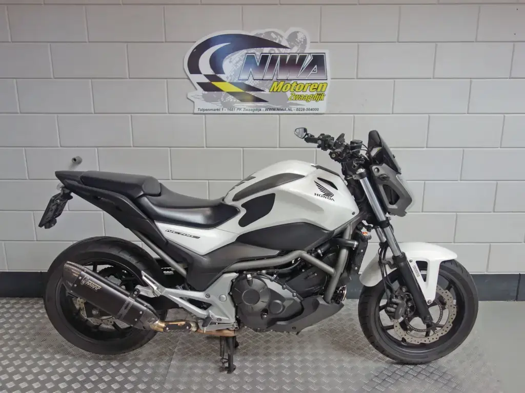 Gebruikte Honda NC 700 naked bike met 670cc motor uit 2013 bij NIWA Motoren