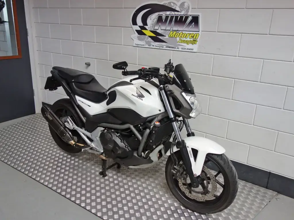 Gebruikte Honda NC 700 naked bike met 670cc motor uit 2013 bij NIWA Motoren
