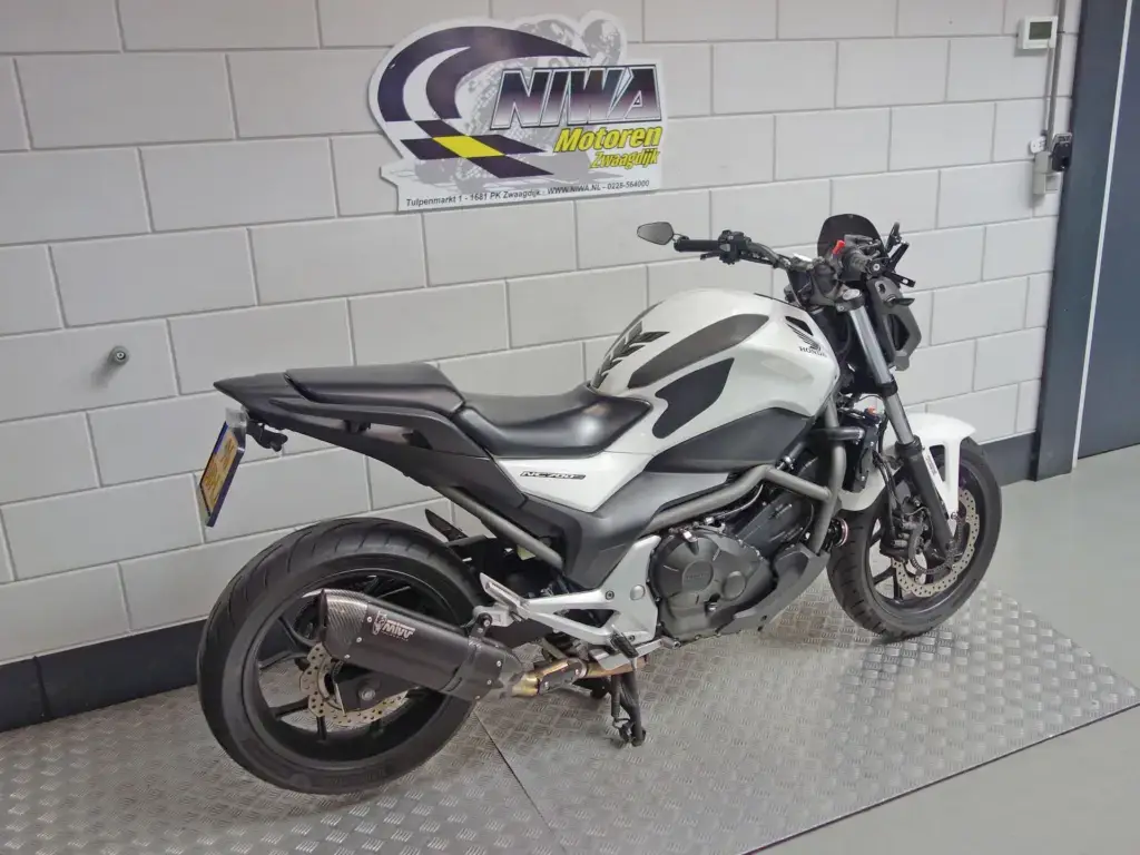 Gebruikte Honda NC 700 naked bike met 670cc motor uit 2013 bij NIWA Motoren