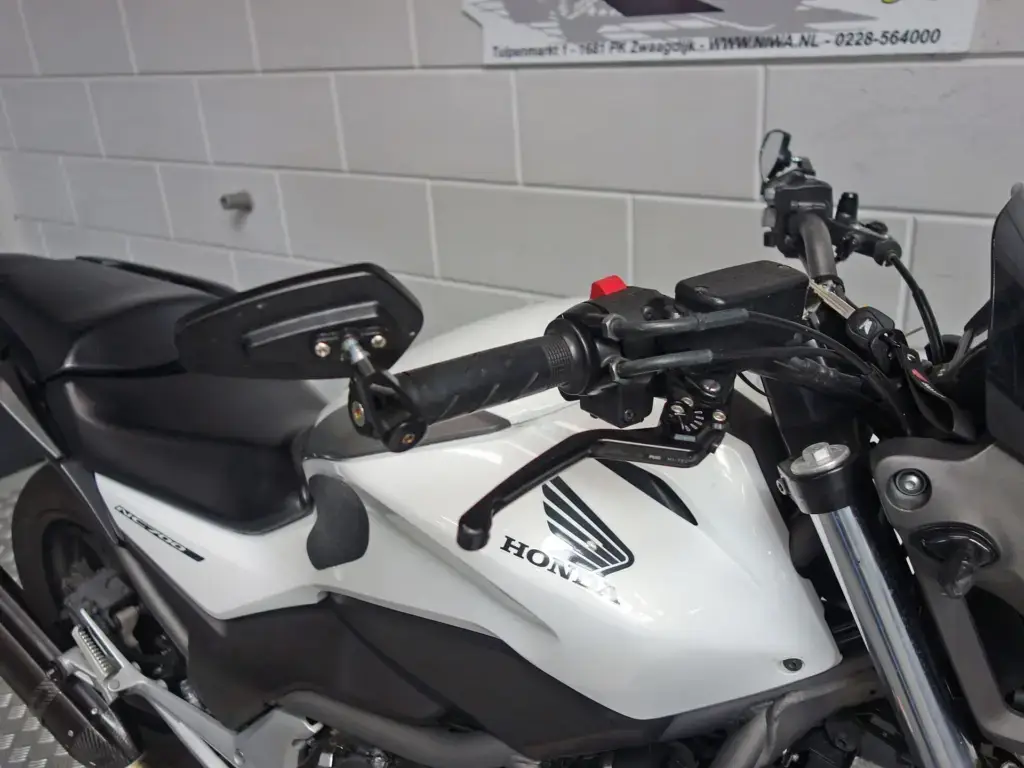 Gebruikte Honda NC 700 naked bike met 670cc motor uit 2013 bij NIWA Motoren