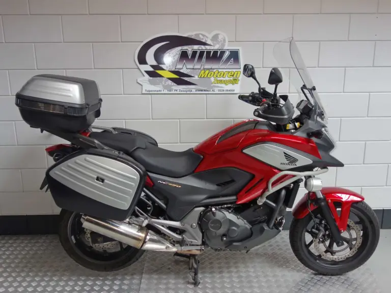 Gebruikte Honda NC 750 all-road met 745cc motor uit 2015 bij NIWA Motoren