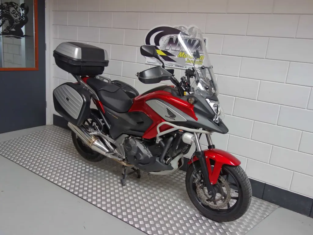Gebruikte Honda NC 750 all-road met 745cc motor uit 2015 bij NIWA Motoren