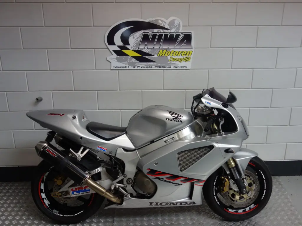 Gebruikte Honda supersport met 999cc motor uit 2003 bij NIWA Motoren