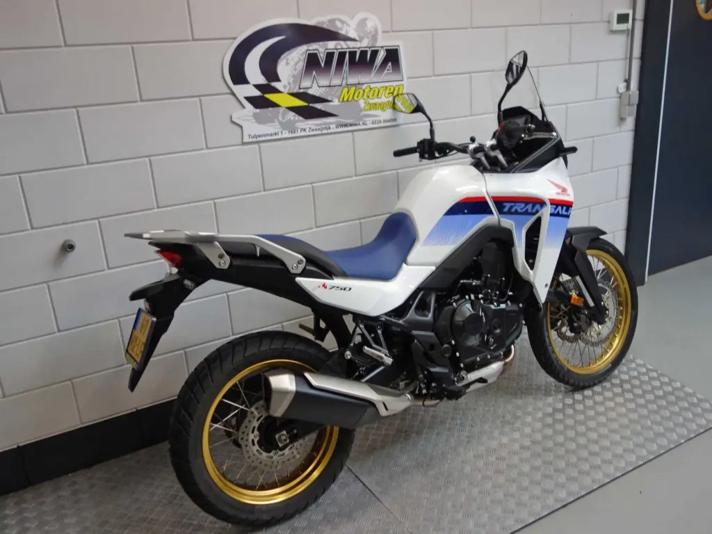 Gebruikte Honda XL 750 all-road met 755cc motor uit 2023 bij NIWA Motoren