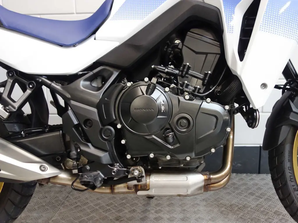 Gebruikte Honda XL 750 all-road met 755cc motor uit 2023 bij NIWA Motoren