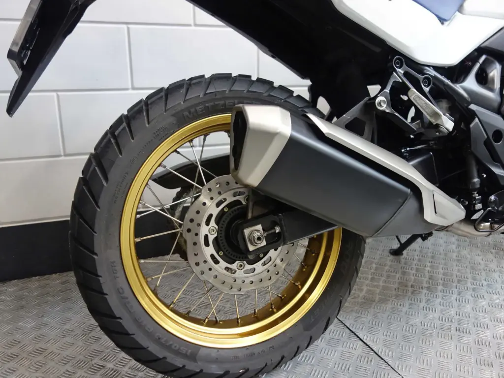 Gebruikte Honda XL 750 all-road met 755cc motor uit 2023 bij NIWA Motoren