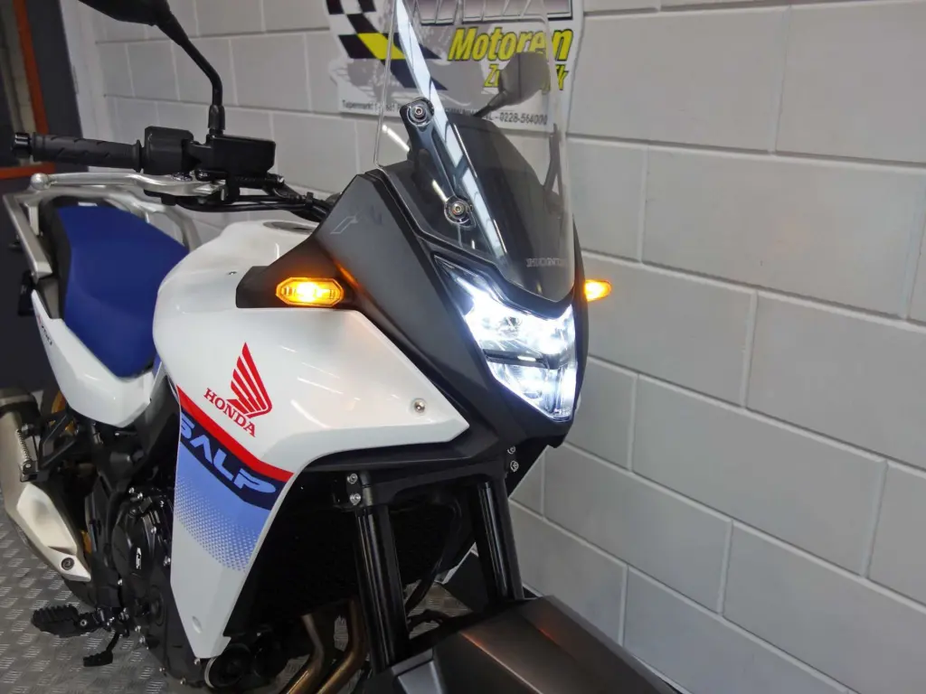 Gebruikte Honda XL 750 all-road met 755cc motor uit 2023 bij NIWA Motoren