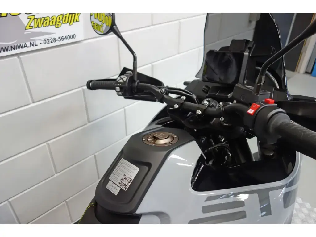 Nieuwe Husqvarna Norden 901 overig met 889cc motor uit 2026 bij NIWA Motoren