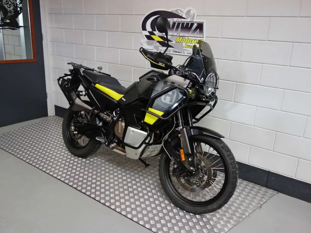 Gebruikte Husqvarna Norden 901 all-road met 889cc motor uit 2022 bij NIWA Motoren