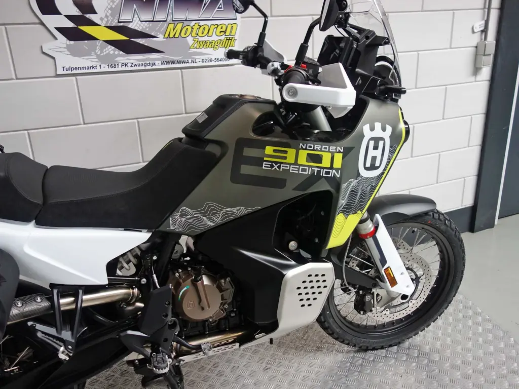 Nieuwe Husqvarna Norden 901 all-road met 889cc motor uit 2025 bij NIWA Motoren
