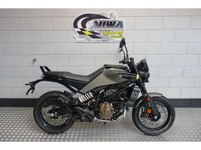 Husqvarna Svartpilen 125 bij NIWA Motoren