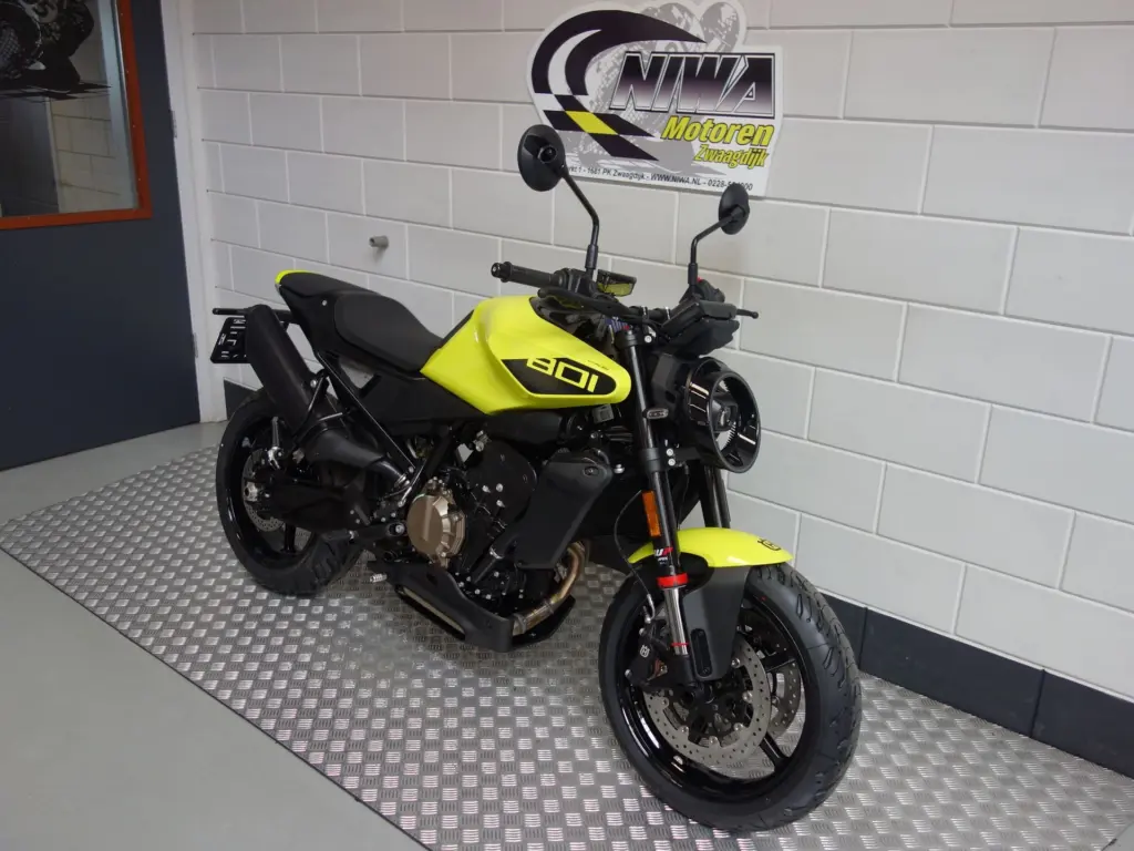 Nieuwe Husqvarna Vitpilen naked bike met cc motor uit 2026 bij NIWA Motoren