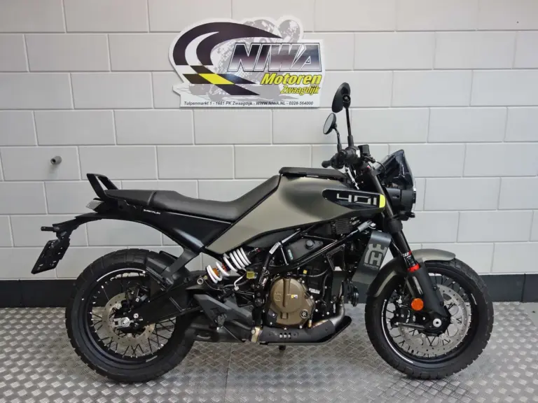 Nieuwe Husqvarna Svartpilen naked bike met 125cc motor uit 2025 bij NIWA Motoren