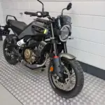 Nieuwe Husqvarna Svartpilen 401 naked bike met 373cc motor uit 2025 bij NIWA Motoren