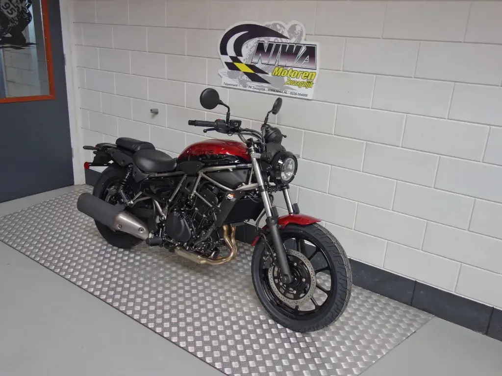 Nieuwe Kawasaki Eliminator 500 chopper met 451cc motor uit 2026 bij NIWA Motoren