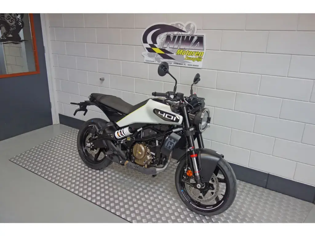 Nieuwe Husqvarna Vitpilen naked bike met cc motor uit 2025 bij NIWA Motoren