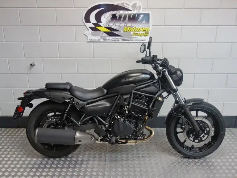 Gebruikte Harley-Davidson Low Rider chopper met 1923cc motor uit 2022 bij NIWA Motoren