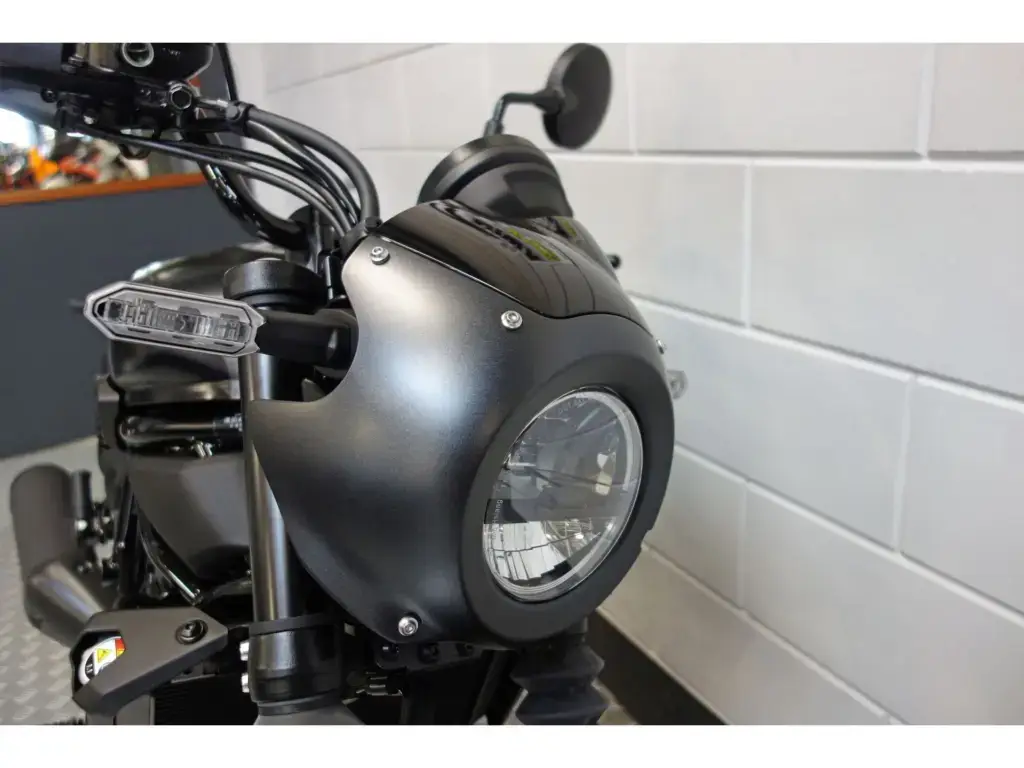 Gebruikte Kawasaki Eliminator 500 chopper met 451cc motor uit 2024 bij NIWA Motoren