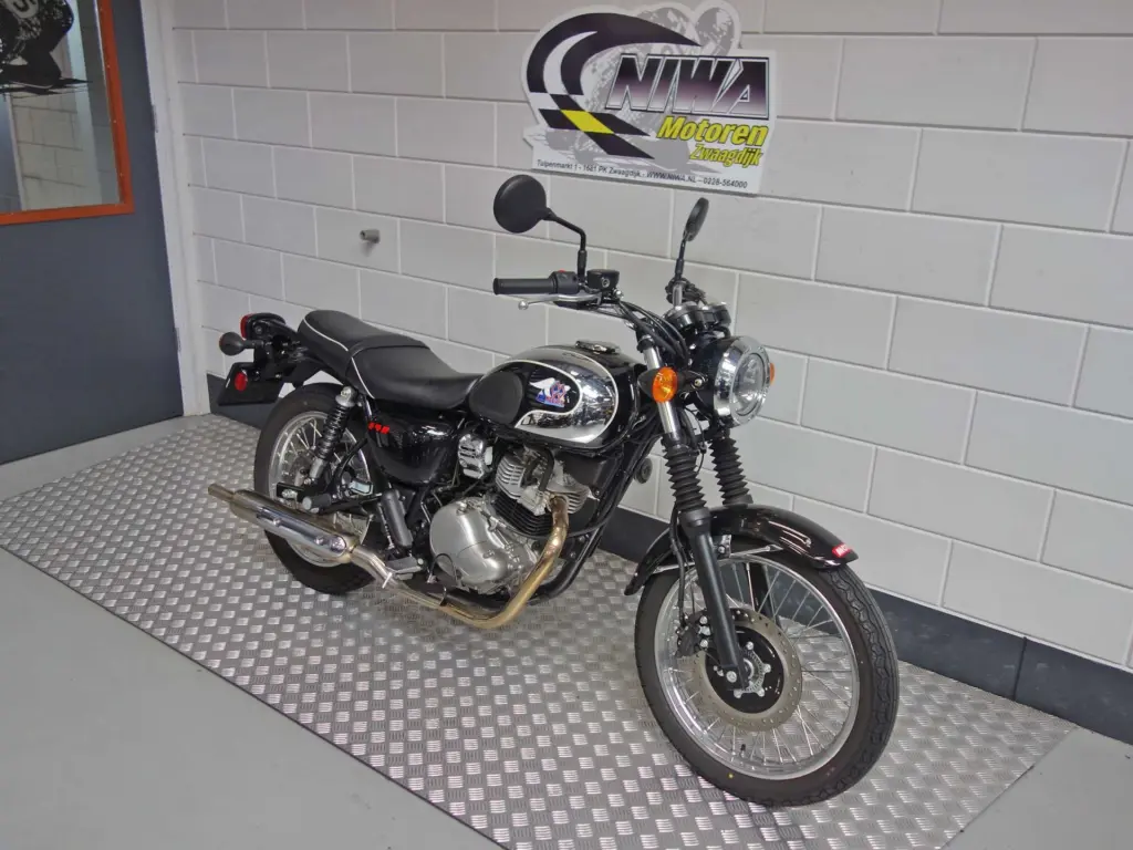 Nieuwe Kawasaki Meguro S1 naked bike met cc motor uit 2026 bij NIWA Motoren