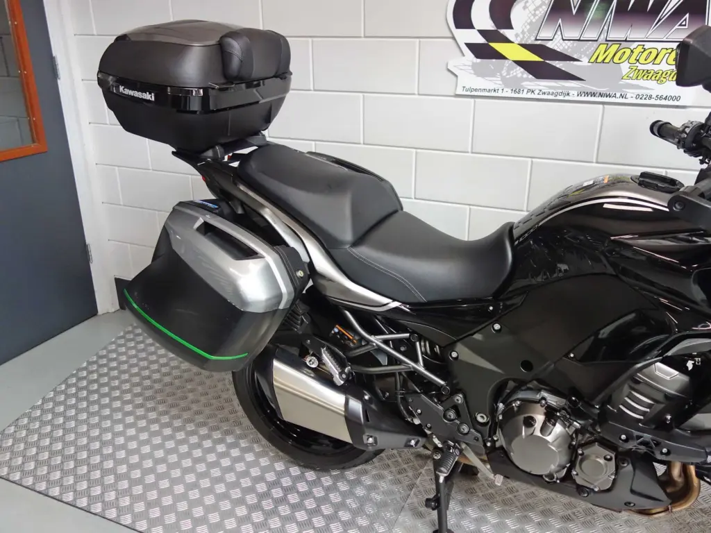 Gebruikte Kawasaki Versys 1000 tour met 1043cc motor uit 2022 bij NIWA Motoren