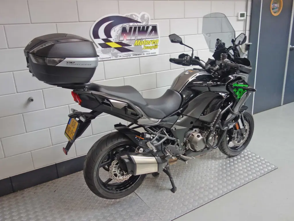 Gebruikte Kawasaki Versys 1000 tour met 1043cc motor uit 2022 bij NIWA Motoren