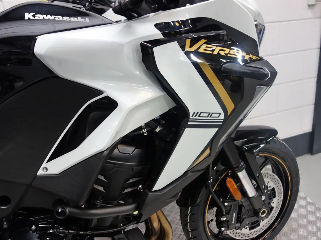 Nieuwe Kawasaki Versys 1100 tour met 1099cc motor uit 2025 bij NIWA Motoren